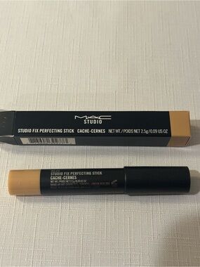 Max Studio Concealer Stick - Warm Tan